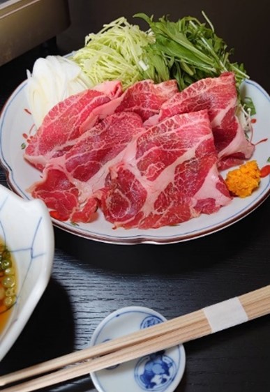 伴内1肉の写真