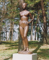 銅像「初秋」の画像