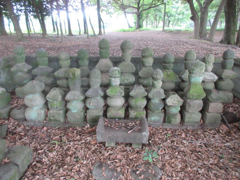 館林城跡出土墓石群