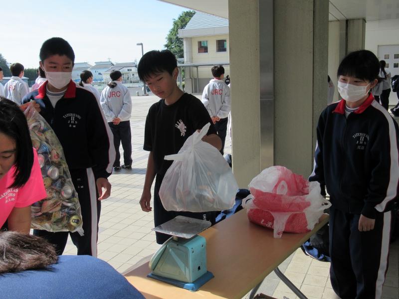 空き缶回収