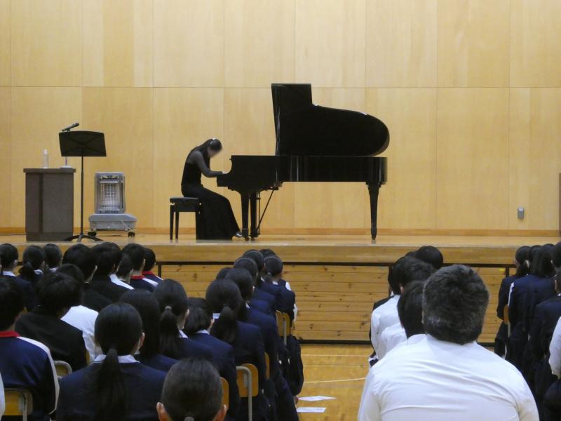 ピアノ演奏会０１