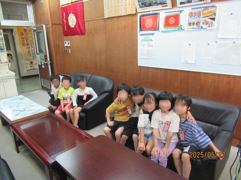 1年生学校たんけんの画像