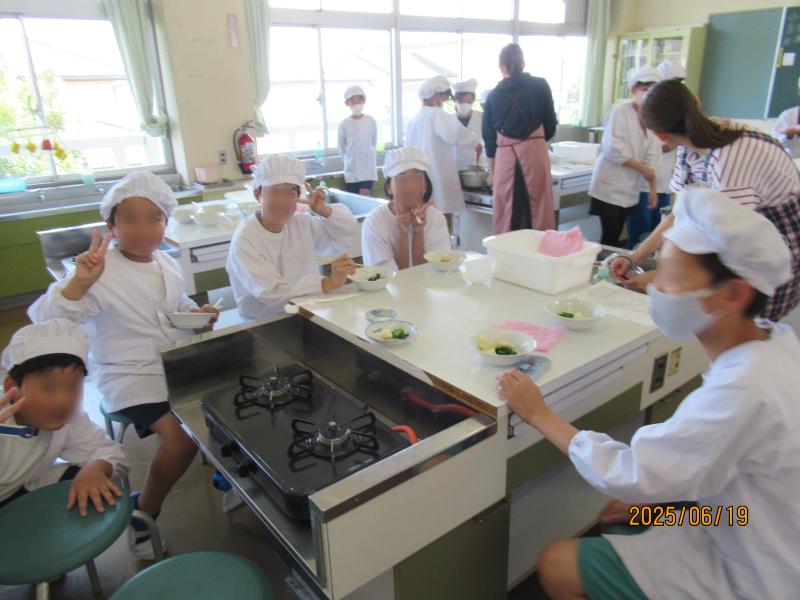 調理実習の画像