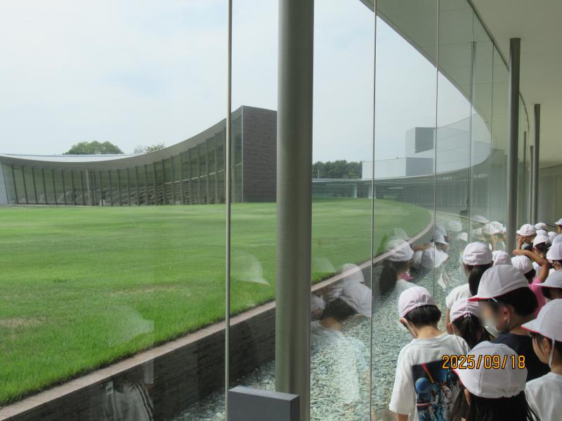 美術館見学の画像