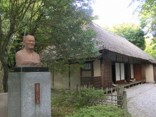 田山花袋の胸像