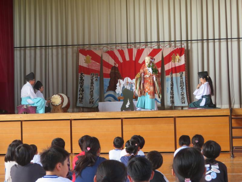 大島岡里神代神楽