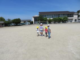子ども園の子どもたちと遊ぼう