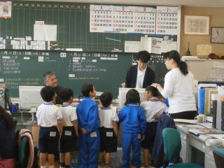 学校探検と英語活動5