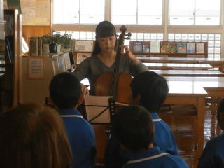 地域の方と一緒に楽しい音楽授業11月4