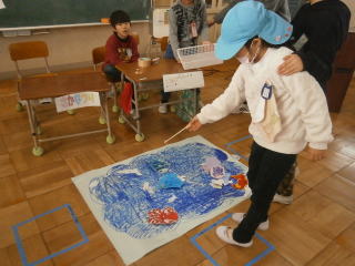 東幼稚園の子供たちと交流1