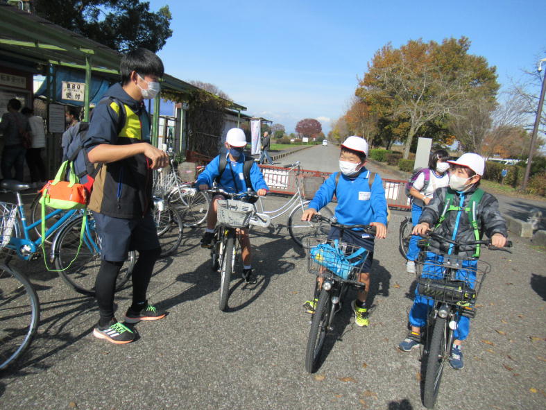 自転車に乗ってます