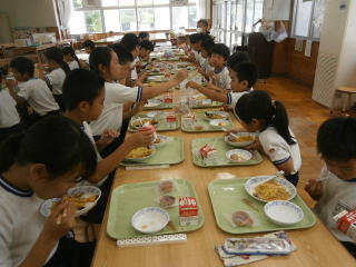 自校給食1